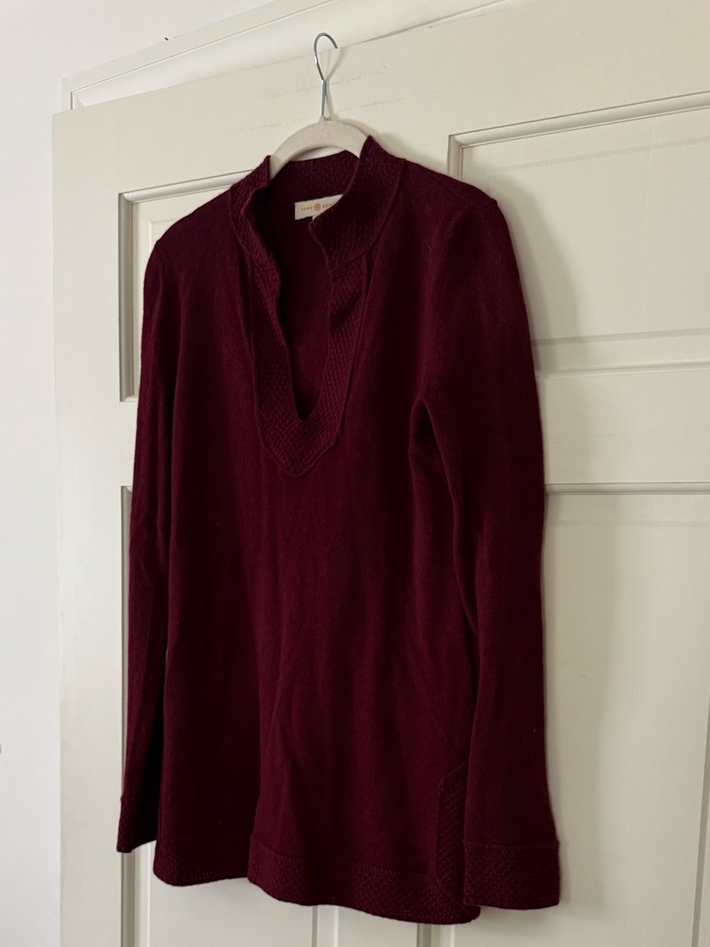 Tory Burch 100% Cashmere Wine V-Neck Knit Pullover